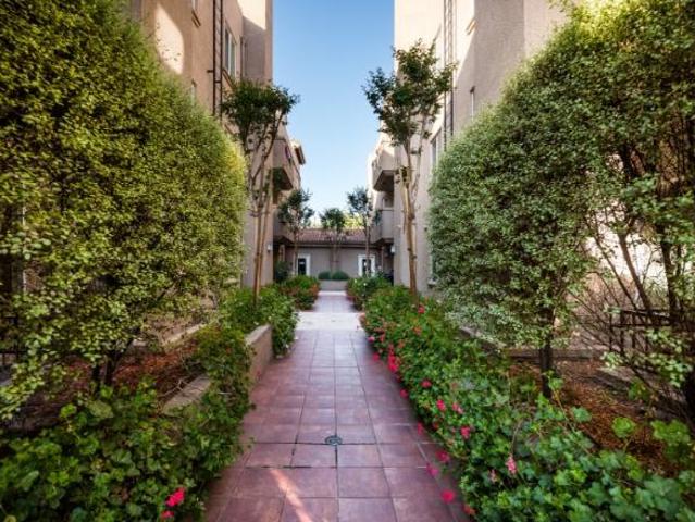 Condo for rent in Canoga Park, California