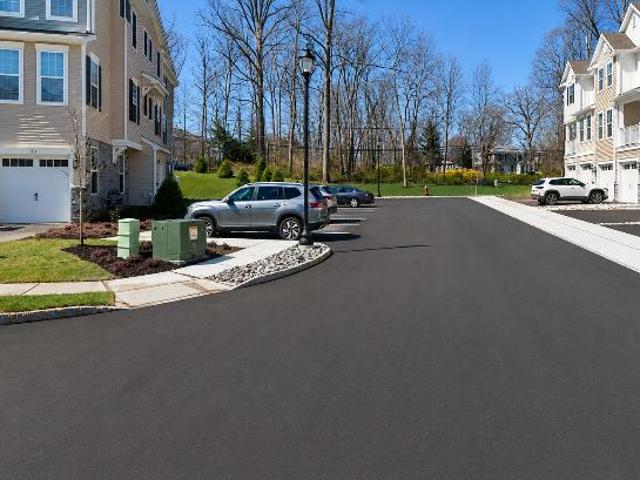 Townhouse for rent in Warren, New Jersey