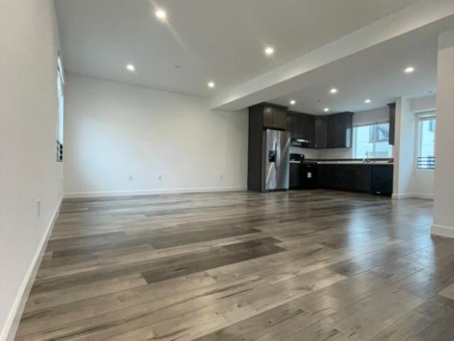 Townhouse for rent in Van Nuys Neighborhood Council District, Canoga Park