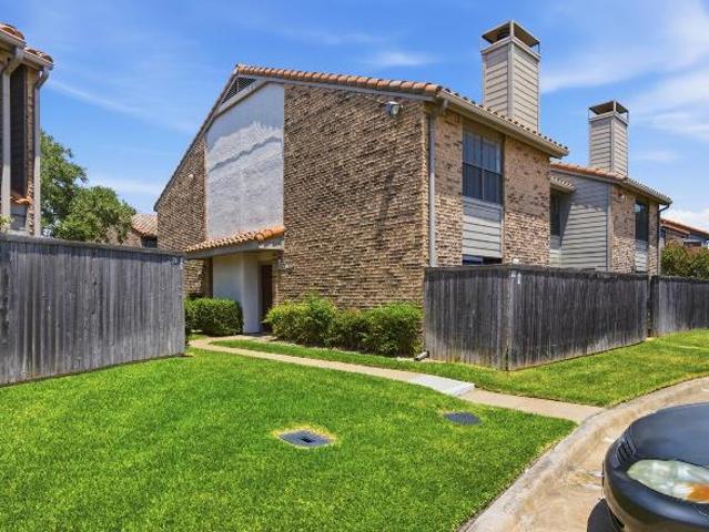 Townhouse for rent in Farmers Branch, Texas