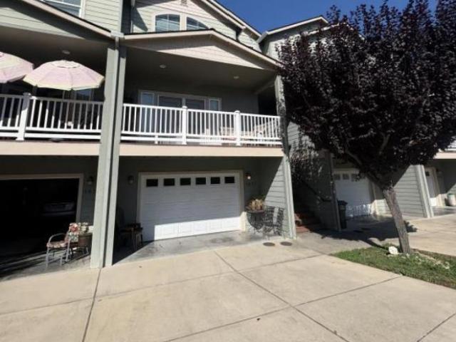 Townhouse for rent in Oregonia