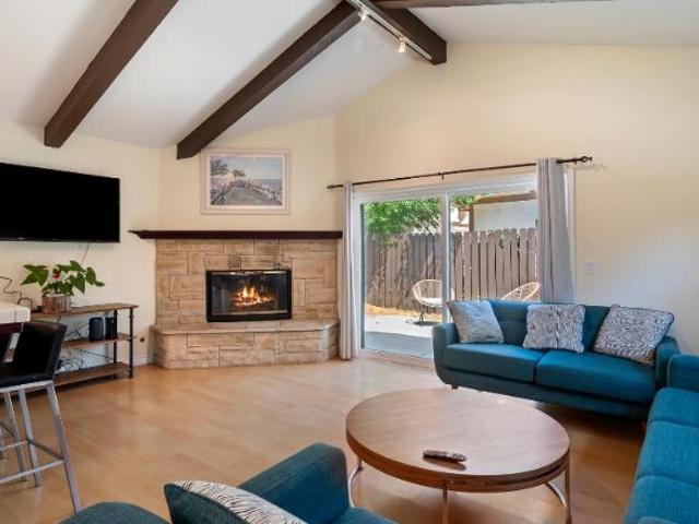 Townhouse for rent in Reseda