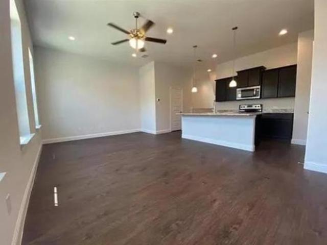 Townhouse for rent in Arlington
