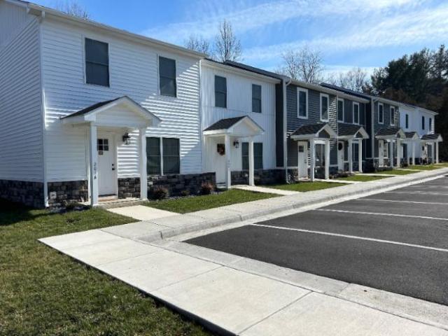 Townhouse for rent in Grottoes Townhouse for rent in Grottoes
