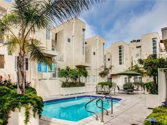 Townhouse for rent in Los Angeles