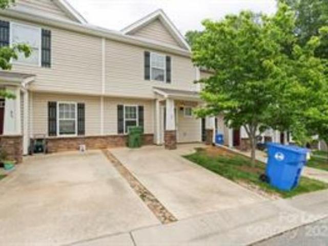 Townhouse for rent in Fletcher