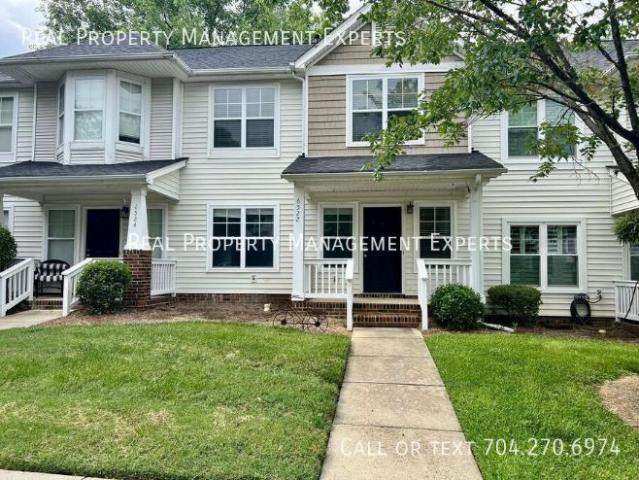 Townhouse for rent in Mecklenburg, North Carolina