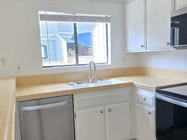 Townhouse for rent in Redondo Beach, California
