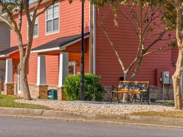 Townhouse for rent in Crestview