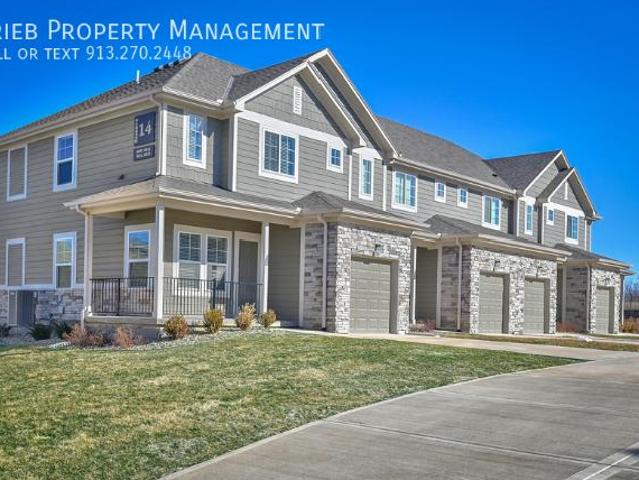 Townhouse for rent in Lenexa