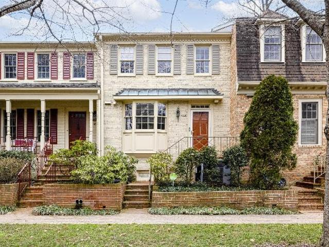 Townhouse for rent in Bethesda