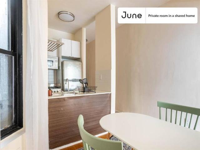 Room for rent in Arverne, New York