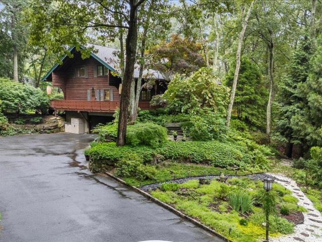 House for sale in Smithtown, New York