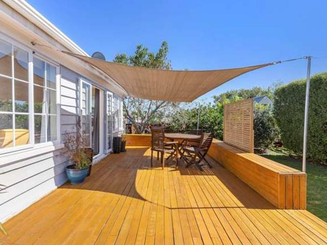 House for sale in Kingseat