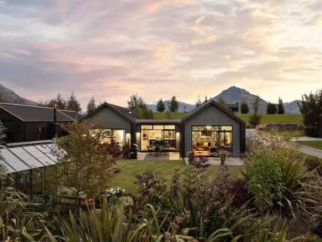 House for sale in Otakou