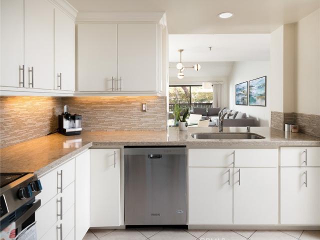 Townhouse for sale in Corona Del Mar, California
