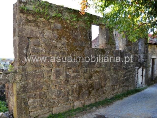 Casa venda em Bouro (Santa Maria), Amares