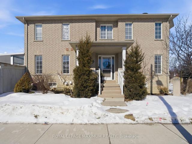 Townhouse for sale in Woburn, Ontario