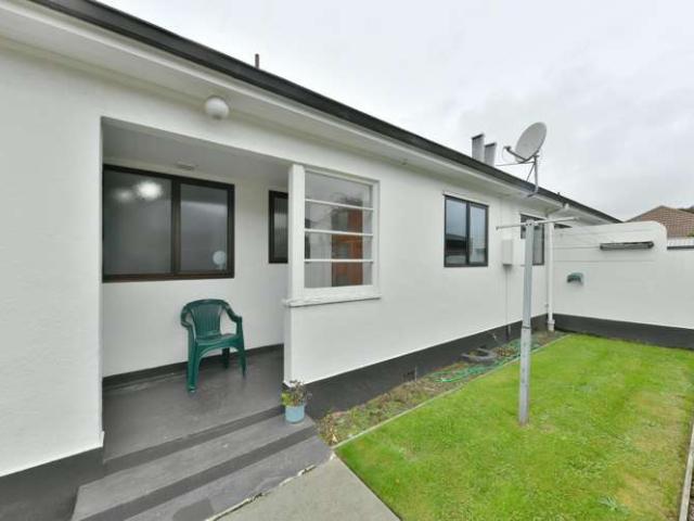 House for sale in Chaslands, Canterbury