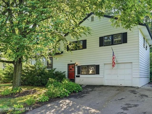 House for sale in Bloomington, New York
