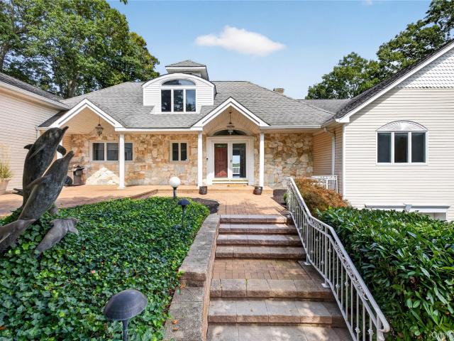 House for sale in Huntington, New York