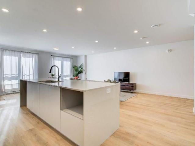 Apartment for rent in Saint-anicet, Quebec