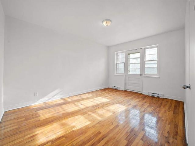 Apartment for rent in St. Leonard's, Quebec