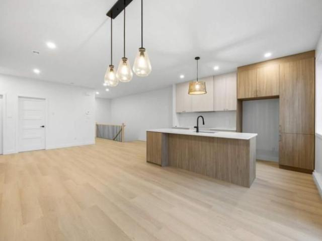 Apartment for rent in Pierre-de Saurel, Quebec