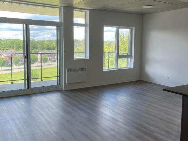 Apartment for rent in Les Moulins, Quebec