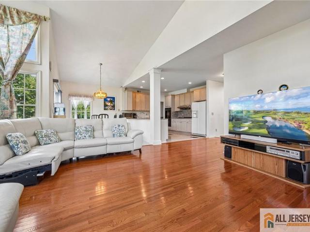 House for sale in Cranbury Greene, Cranbury Township