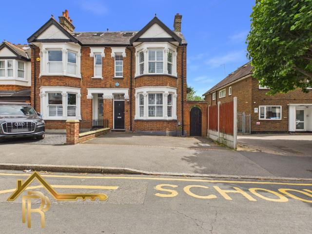 House for rent in Upminster, Greater London