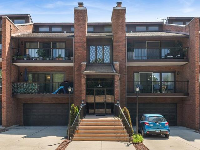 Condo for sale in Palos Hills, Illinois