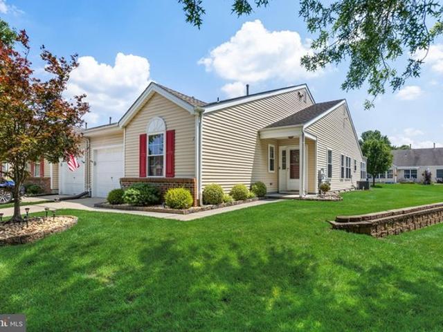 Townhouse for sale in Mount Laurel, New Jersey