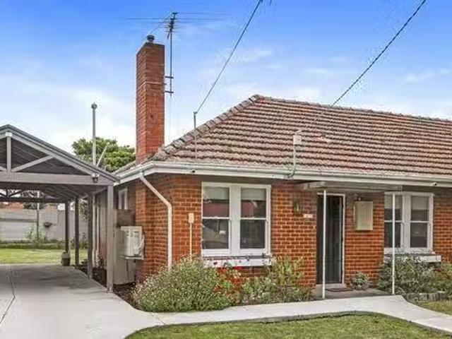 House for rent in Sunshine