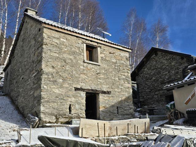 Zweifamilienhaus kaufen in Bellinzona, Tessin