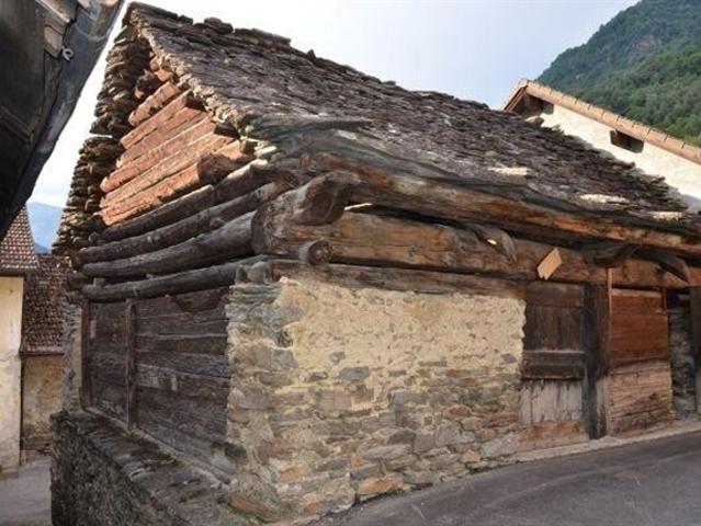 Zweifamilienhaus kaufen in Campo, Blenio, Tessin