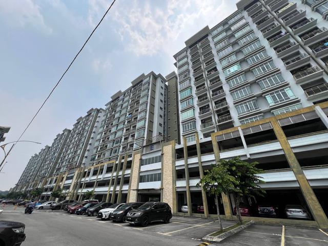 Apartment for sale in Shah Alam, Petaling