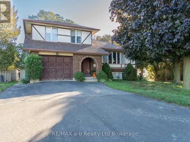House for sale in Tillsonburg, Southwestern Ontario