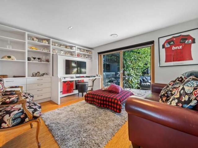 House for sale in Chaslands, Canterbury
