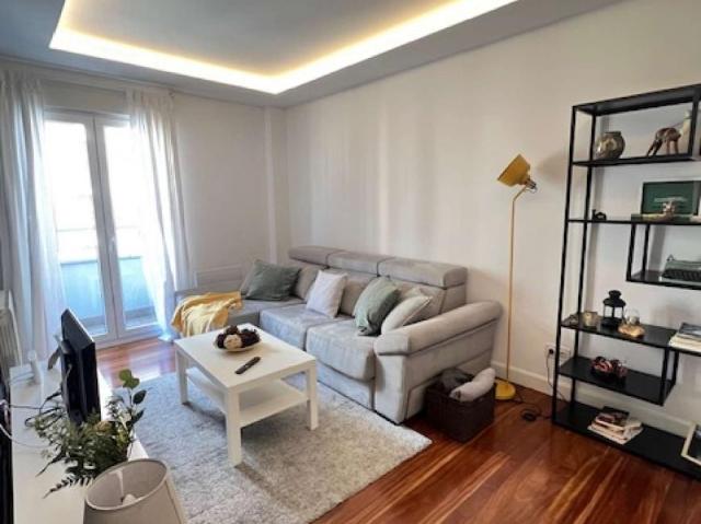 Apartamento en alquiler en Ibaiondo, Bilbao