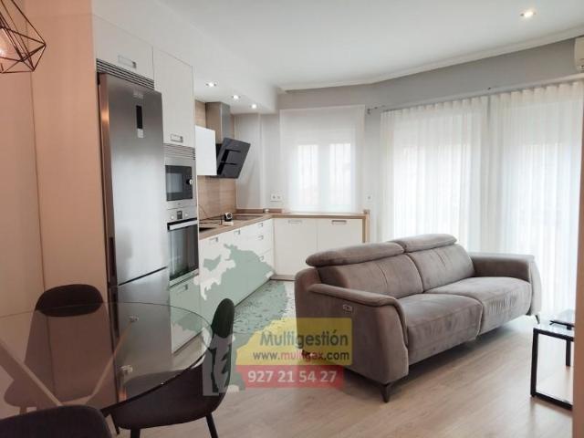 Apartamento en alquiler en Cáceres, Casas Baratas