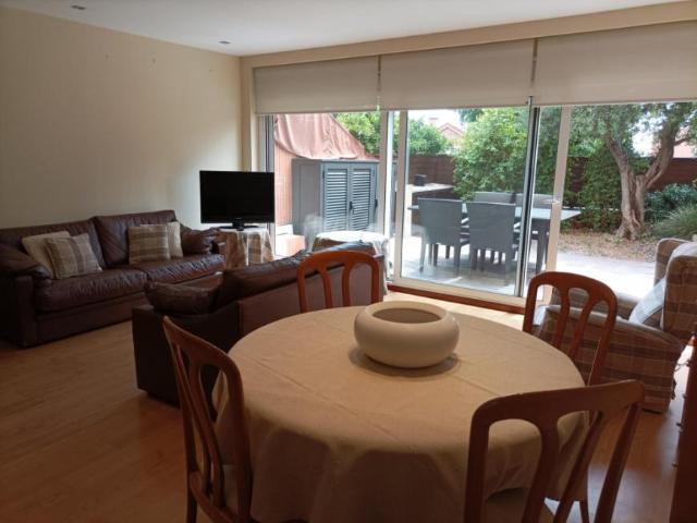Apartamento en alquiler en Esplugues De Llobregat, Finestrelles