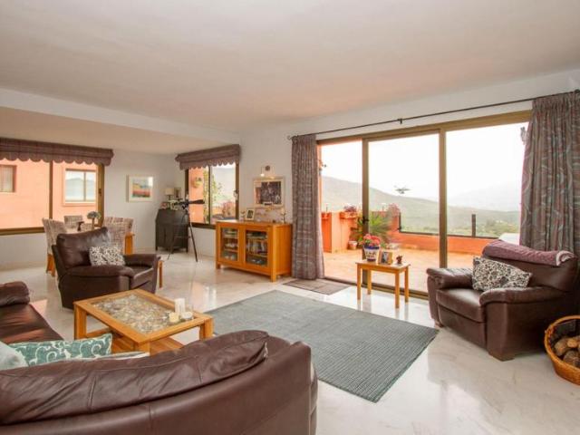 Apartamento en venta en Mairena, Nevada