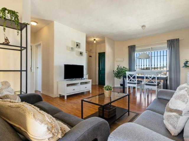 Apartamento en alquiler en Torre de Benagalbón, La Axarquía