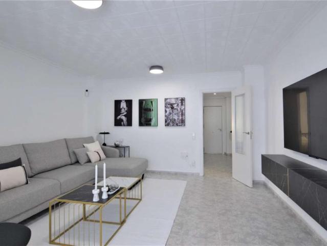 Apartamento en alquiler en València, València / Valencia