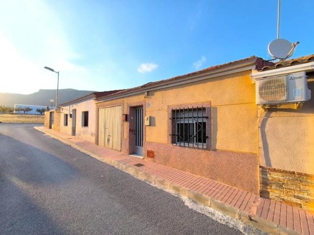 Casa en venta en Cecilia Bartolomé (Mujeres Libres), l'Alt Vinalopó / El Alto Vinalopó