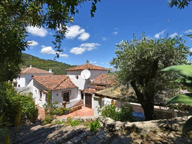 Casa en venta en Benarrabá, Málaga