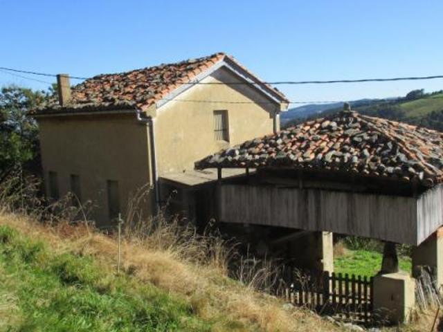 Casa en venta en Praúa, Pravia
