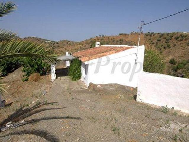 Villa en venta en Sedella