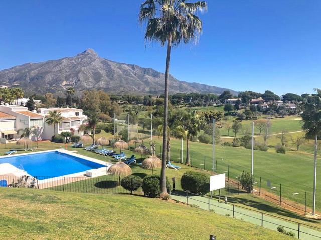 Apartamento en alquiler en Nueva Andalucía, Costa del Sol Occidental